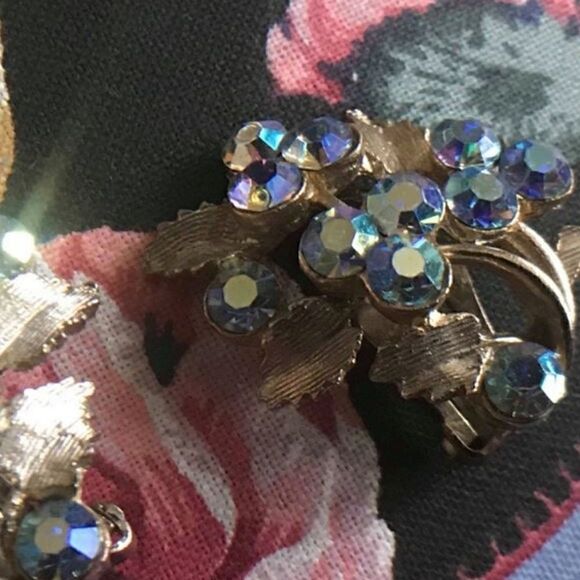 LIGHT BLUE AB CRYSTAL AND SILVER CLIP-ON EARRINGS - Picture 5 of 5